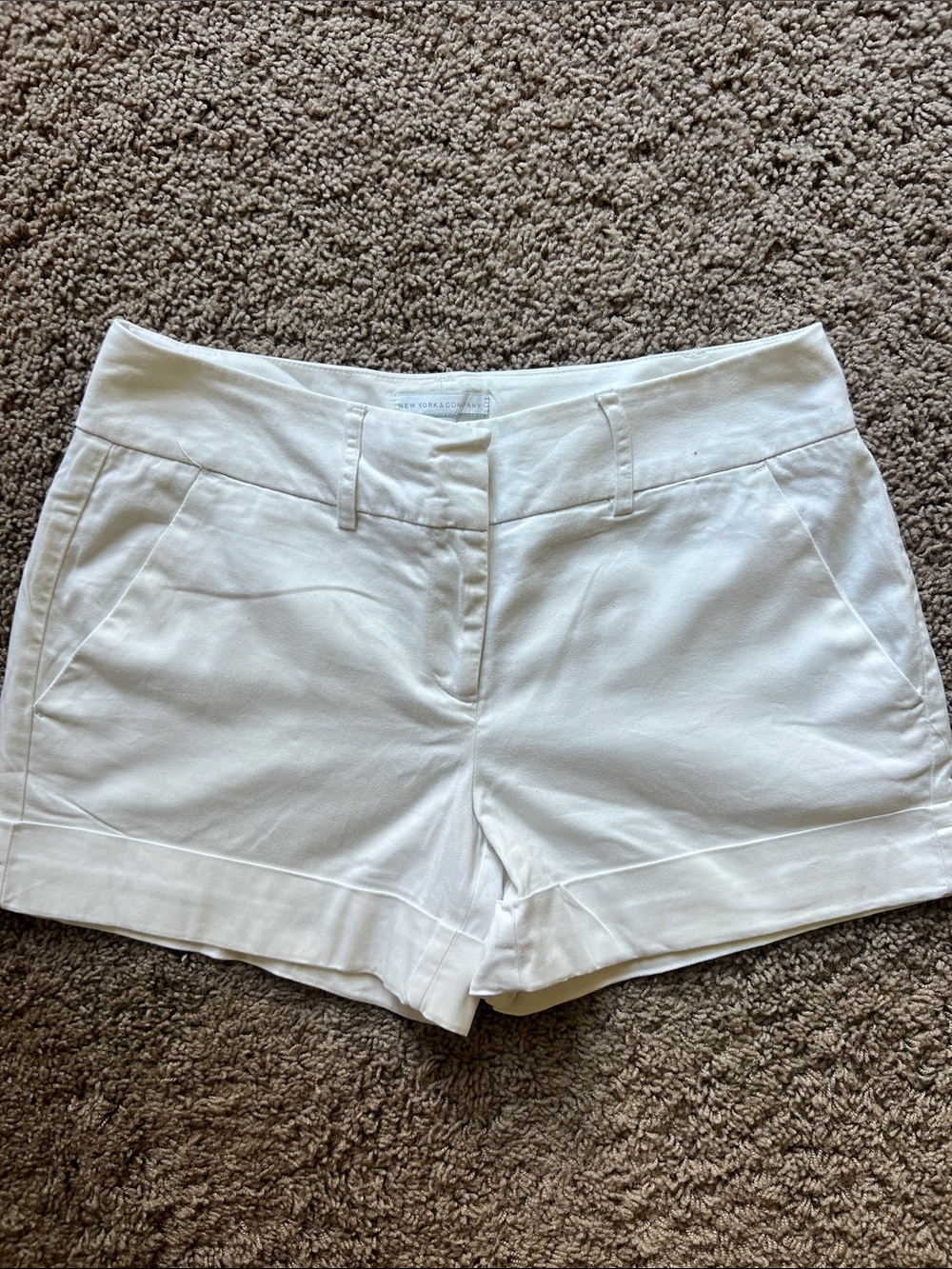 New York & Company White Tailored Shorts Size 4
